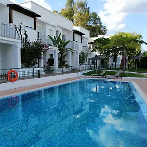 Apartment Thegood Brillante Piscina Y Parking Incluido Cordoba